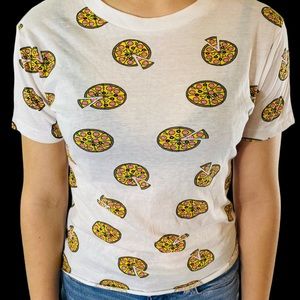 A white comfortable pizza shirt